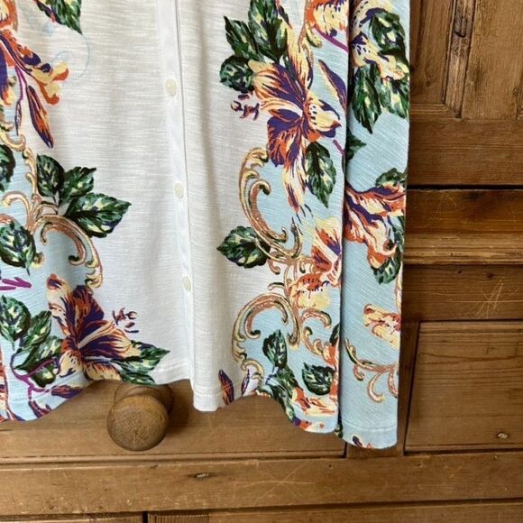 Akemi + Kin Small Floral Button Front Blouse Sleeveless Tank - Picture 6 of 10